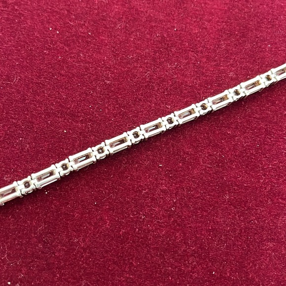 Gorgeous sterling and rhinestone tennis bracelet.  7 1/4” length. - Picture 5 of 7